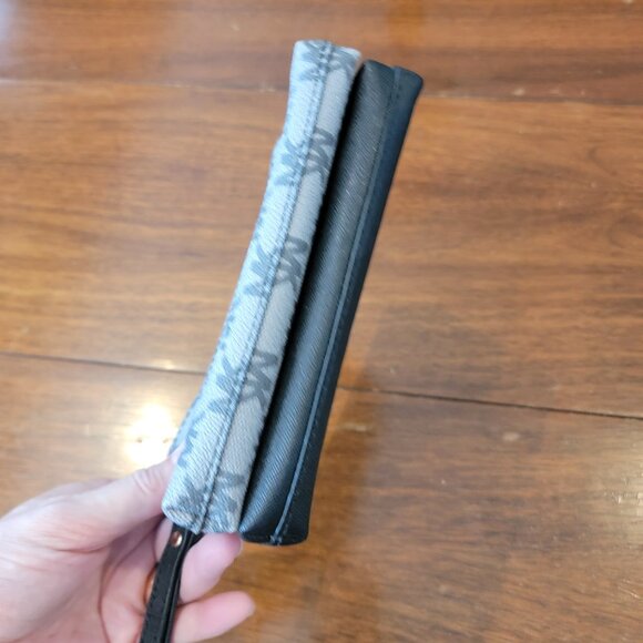 Michael Kors Jet Set Black/Black Double Zip Wristlet Large - Picture 7 of 16